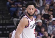 本西蒙斯拒绝纽约尼克斯的合同报价引发疑问