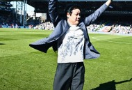 水晶宫夺队史首冠，赛后范志毅社媒被刷屏：水晶宫夺冠啦！