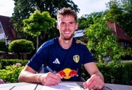 身高1米94！官方：利兹联签下德国中场斯塔赫，转会费超2000万欧