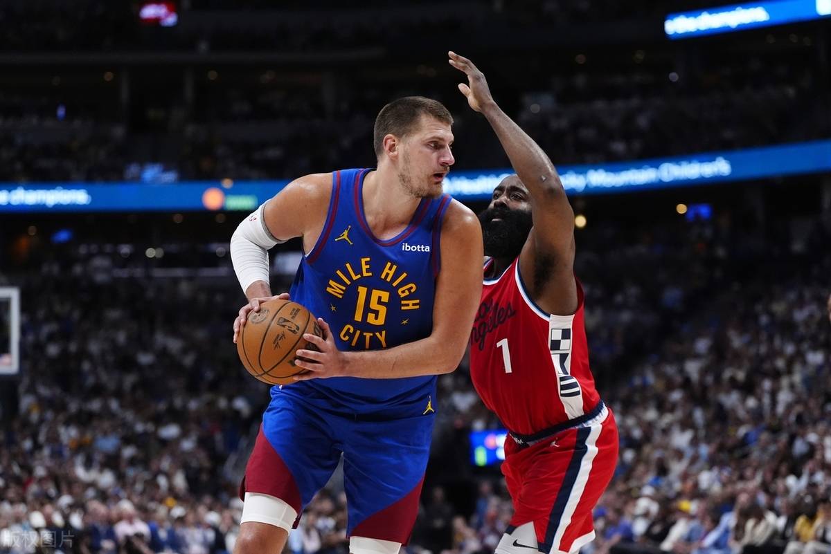 事实证明，被掘金淘汰的洛杉矶快船，已经走上了另一条大道