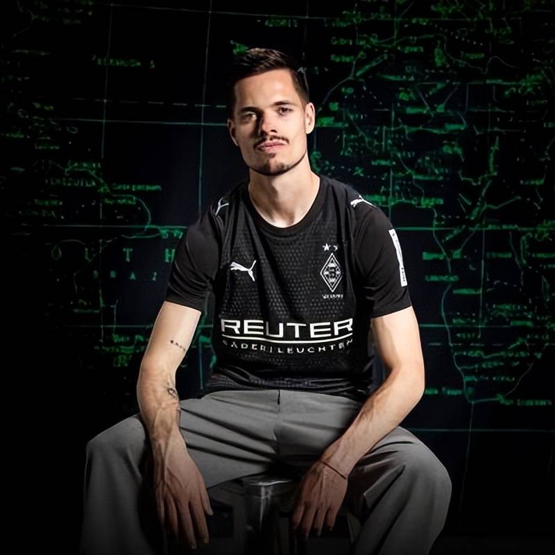 门兴格拉德巴赫发布25/26赛季第三球衣,纪念其成立125 周年