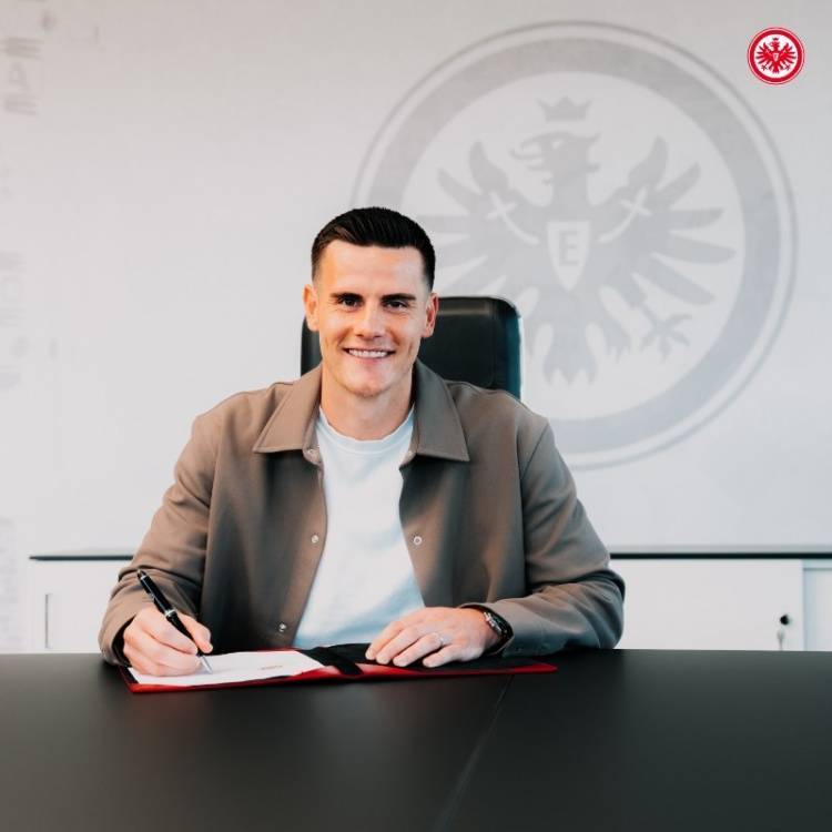 官方：法兰克福签下不莱梅门将泽特尔 据悉转会费500万欧