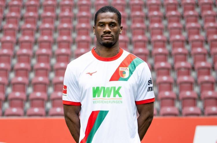 队报:卢卡库将伤缺至少三个月,那不勒斯考察奥格斯堡前锋埃森德