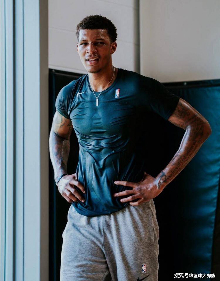 场均12+6+1！火箭队确立2阵核心？2大优势在手，可挑战小史密斯首发