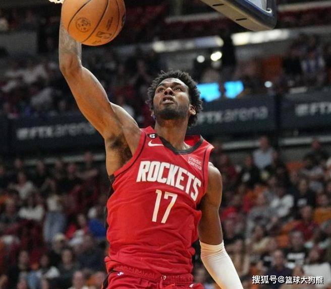 场均12+6+1！火箭队确立2阵核心？2大优势在手，可挑战小史密斯首发