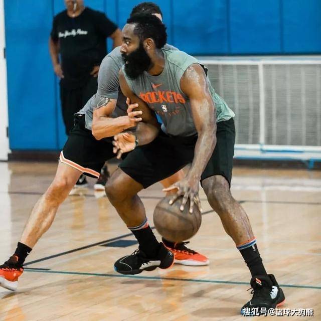 联盟第4+联盟第7！恭喜火箭队，两明星联手，下赛季变身罚球大队